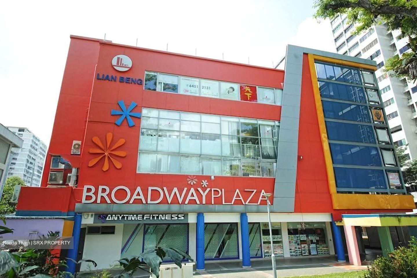 Broadway Cinema (D20), Retail #630129111